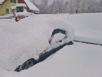 2018-01-21 082710  Ondertussen nabij Sölden is Pieter z'n auto ingesneeuwd op zijn tussenstop...